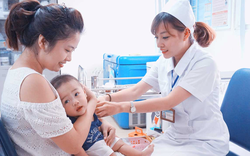 Hơn 2.000 trẻ được tiêm vaccine 5 trong 1 