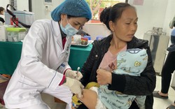 Liệu đã đủ vaccine tiêm chủng miễn phí cho trẻ?