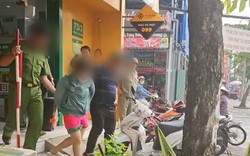 Người phụ nữ cầm dao vào cướp cửa hàng F88 ở TP.HCM, nghi do thiếu nợ làm liều