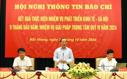 Trả lương hưu không dùng tiền mặt ở Bắc Giang, lãnh đạo tỉnh yêu cầu không được áp dụng máy móc hay ép buộc