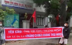 Giám đốc trung tâm thuộc Sở Du lịch TT-Huế nói gì về việc bị căng băng rôn đòi nợ trước trụ sở? 