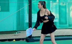 Em gái Công Vinh khoe chân dài miên man trên sân pickleball