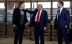 'Ngôi sao' mới Elon Musk tham gia cuộc gọi đầu tiên của ông Trump với ông Zelensky - tại sao điều này quan trọng?