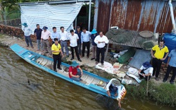 Nông dân Cà Mau hưởng lợi gì khi được trao chứng nhận quốc tế đầu tiên ở Việt Nam cho tôm nuôi?