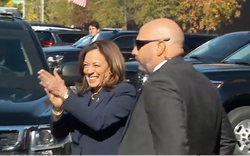 Kỳ nghỉ bất ngờ của bà Kamala Harris gây suy đoán, khiến nhân viên thấy bấp bênh