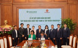 Vingroup và Vinachem bắt tay hợp tác thúc đẩy phát triển xe điện và năng lượng xanh tại Việt Nam