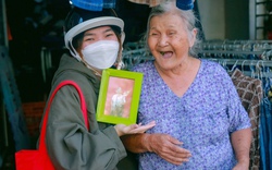 Nhóm bạn trẻ An Giang chụp ảnh Tết miễn phí dành tặng các cụ già, người lao động nghèo