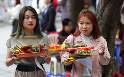 Video: Mùng 5 Tết, giới trẻ nô nức đi chùa Hà cầu duyên trong ngày lễ tình nhân