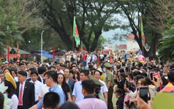 Dòng người ùn ùn kéo về bảo tàng Quang Trung "trẩy hội", mừng 235 năm chiến thắng Ngọc Hồi - Đống Đa 