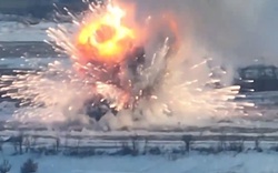 Ukraine bắn nổ tung vũ khí đáng sợ nhất của Nga - 'Hỏa thần nhiệt áp' TOS-1A Solntsepyok 