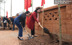 Video: Hàng trăm nông dân Thủ đô tham gia Lễ phát động “Tết trồng cây đời đời nhớ ơn Bác Hồ”