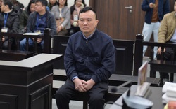 Cựu Giám đốc CDC Hà Nội nhập viện, tòa hoãn xử vụ mua kit test giá cao từ Công ty Việt Á