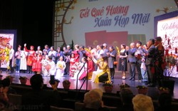 Lễ hội đón Tết của kiều bào Việt lần đầu tiên được tổ chức tại một nhà hát tầm quốc gia ở Hungary