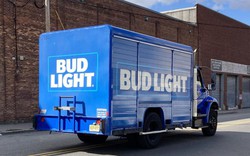 Khủng hoảng của Bud Light chưa buông tha "Vua bia"