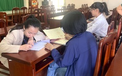 51 sinh viên Trường Trung cấp Việt Thuận đã nhận bằng tốt nghiệp sau phản ánh của Báo Dân Việt