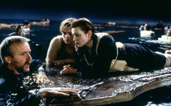 Chi tiền "khủng" để mua vật phẩm cứu mạng Rose trong phim "Titanic"