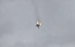 Clip: Khoảnh khắc chiến đấu cơ Su-27 của Nga biến thành "quả cầu lửa" ở Crimea