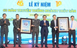 Bộ trưởng Lê Minh Hoan mở đầu bài phát biểu bằng câu hỏi: "Tôi yêu thủy sản, tôi yêu kiểm ngư, còn bạn thì sao?"