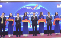 Chủ tịch UBND TPHCM Phan Văn Mãi đánh giá cao Triển lãm sản phẩm, dịch vụ tại TECHFEST-WHISE 2023