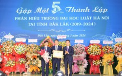 Bộ trưởng Lê Thành Long dự kỷ niệm 5 năm thành lập Trường Đại học Luật Hà Nội phân hiệu tại Đắk Lắk 