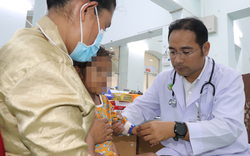 Cứu sống bé gái người Campuchia nguy kịch vì sốt xuất huyết