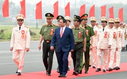 Thủ tướng dự lễ diễu binh kỷ niệm 50 năm Ngày truyền thống lực lượng CSCĐ