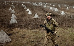 Clip: Ukraine lắp 11.000 chiếc "răng rồng" gần Zaporizhia nhằm cản bước quân Nga