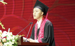Bài phát biểu đáng nhớ của nam sinh Trường Đại học Ngoại thương trong lễ tốt nghiệp