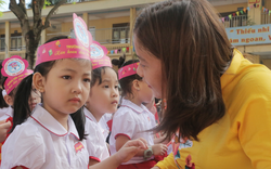 "Lương giáo viên xếp cao nhất 10 năm sau vẫn là tuyên ngôn", vì sao ngành Giáo dục không tuyển dụng, trả lương giáo viên?