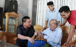 Lai Châu: Phó Chủ tịch UBND tỉnh Lai Châu Giàng A Tính thăm, tặng quà chiến sĩ Điện Biên