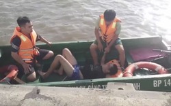 Nam thanh niên nhảy cầu Phú Mỹ được Bộ đội Biên phòng cứu kịp thời