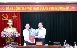 Trưởng Ban Nội chính Trung ương trao quyết định nghỉ chế độ với Tổng Biên tập Tạp chí Nội chính