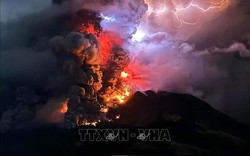 Indonesia ban bố cảnh báo mức cao nhất đối với núi lửa Ruang