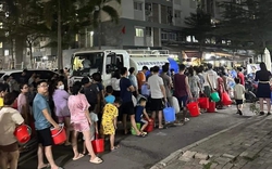 Vụ hàng trăm cư dân ở TP.HCM phải mang xô đi hứng nước trong đêm: SAWACO nói gì?