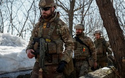Lữ đoàn Azov khét tiếng của Ukraine gieo ác mộng cho quân Nga ở mặt trận Kreminna
