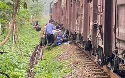 Đi bộ trên đường sắt, người đàn ông bị tàu hỏa đâm tử vong