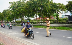 Bị cảnh sát giao thông xử phạt lỗi quá tốc độ, người bị phạt nói đã giảm tốc nhưng vẫn vi phạm