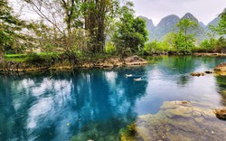 Một nơi ở Cao Bằng cách Trung Quốc vài trăm mét có hồ nước ngọt xanh đến kỳ lạ, cả năm chả thấy cạn