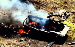 Video trận ác chiến giữa xe tăng cực mạnh của Nga và 'sát thủ' bầu trời Ukraine, kết quả bất ngờ