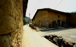 Cách TP Lạng Sơn 40km có một làng cổ đẹp như phim, nhìn trước ngó sau đâu đâu cũng là đá