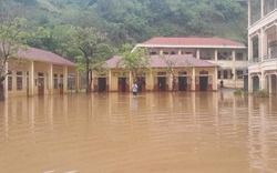 Một trường ở Sơn La cho gần 200 học sinh nghỉ học vì bị ngập trong biển nước