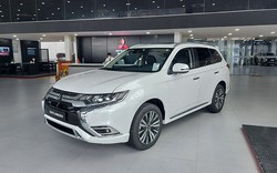 Giá xe Mitsubishi Outlander lăn bánh tháng 5/2024: Giảm không "phanh" khi Mazda CX-5, Honda CR-V giảm "sốc"