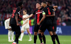 Bayer Leverkusen lập siêu kỷ lục bất bại: Đã hay lại còn may