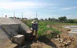 Dân một thôn ở Khánh Hòa đang tìm đủ mọi cách để có nước tưới cho cây trồng