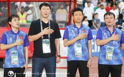 Tin tối (20/6): Vì sao HLV Kim Sang-sik được “thiên vị” so với HLV Troussier?