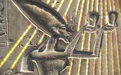 Pharaoh Akhenaten: Thuộc “dị giáo”, là người ngoài hành tinh?