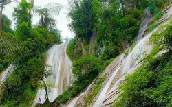 Đây là thác nước đẹp như phim cổ trang trên một cao nguyên ở Lai Châu, nước tuôn đổ từ suối ngầm