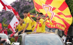 CĐV Nam Định chuẩn bị ra sao để nâng cúp V.League 2023/2024 tại sân Thiên Trường?