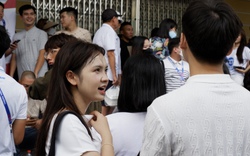 Nhiều CĐV Nam Định nổi nóng, đu cổng vì không thể vào sân Thiên Trường