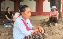 Nghệ An: Bà nội từ bản làng, đi xe khách 6 tiếng xuống động viên cháu thi tốt nghiệp THPT 2024